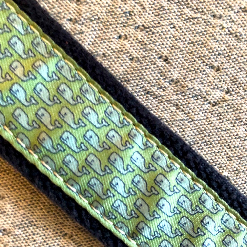 Print and leather belt.